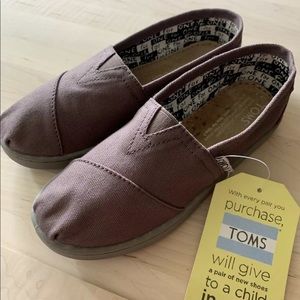 NWT TOMS YOUTH CLASSIC ASH CANVAS SIZE 1 NEW